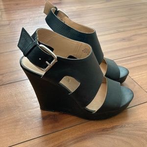 Size 8 Black Wedge Heels